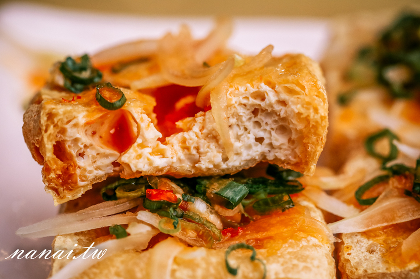 員林 百川通食舖。招牌五鮮湯麵超浮誇，泰式臭豆腐 外酥脆 咬下噴汁 - Nana愛旅行札記