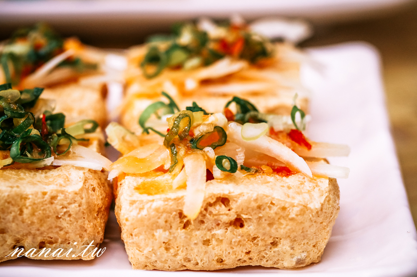 員林 百川通食舖。招牌五鮮湯麵超浮誇，泰式臭豆腐 外酥脆 咬下噴汁 - Nana愛旅行札記