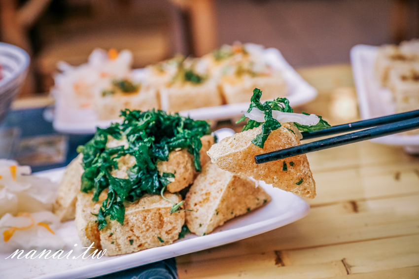 員林 百川通食舖。招牌五鮮湯麵超浮誇，泰式臭豆腐 外酥脆 咬下噴汁 - Nana愛旅行札記