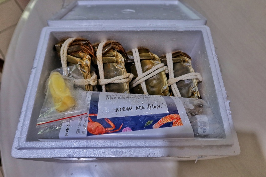 彰化縣美食推薦就是愛海鮮 宅配海鮮 秋天品蟹 就是愛海鮮 爆膏大閘蟹超美味 21嚴選台灣aa級大閘蟹 活蟹宅配到家 大閘蟹吃法 文末有專屬折扣 Walkerland Taipeiwalker Japanwalker Walkerland