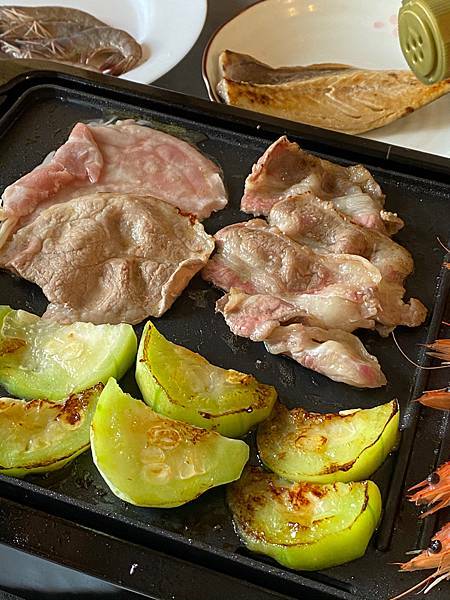 就是愛海鮮-烤肉組合🌟宅配美食🌟只要有電烤盤、氣炸鍋或瓦斯爐平底鍋🌟享受在家烤肉的樂趣🌟