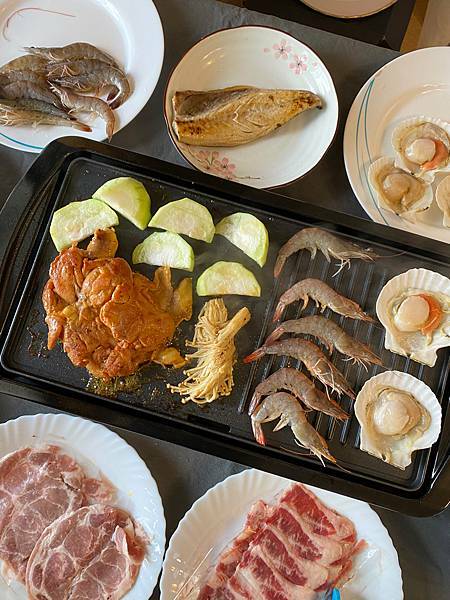 就是愛海鮮-烤肉組合🌟宅配美食🌟只要有電烤盤、氣炸鍋或瓦斯爐平底鍋🌟享受在家烤肉的樂趣🌟