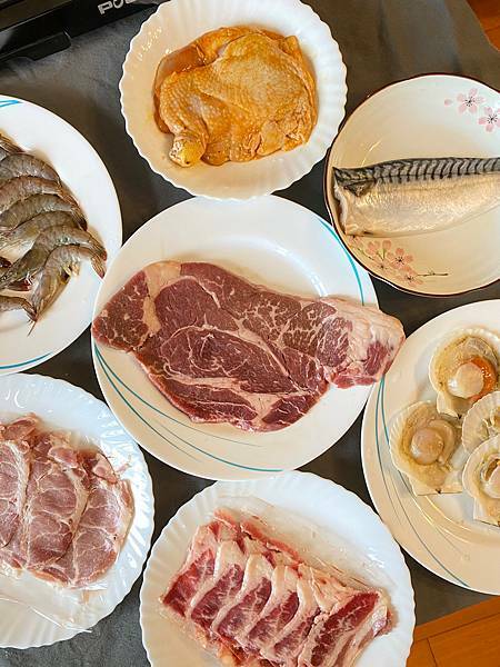 就是愛海鮮-烤肉組合🌟宅配美食🌟只要有電烤盤、氣炸鍋或瓦斯爐平底鍋🌟享受在家烤肉的樂趣🌟