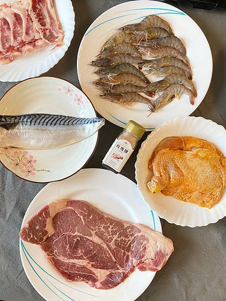 就是愛海鮮-烤肉組合🌟宅配美食🌟只要有電烤盤、氣炸鍋或瓦斯爐平底鍋🌟享受在家烤肉的樂趣🌟