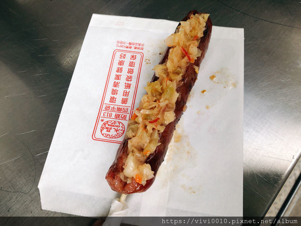 圓圓家出去玩-《新北景點》平溪老街輕旅行,美食連發吃不停、排隊香腸、平溪芋圓還有古早味美食等著你