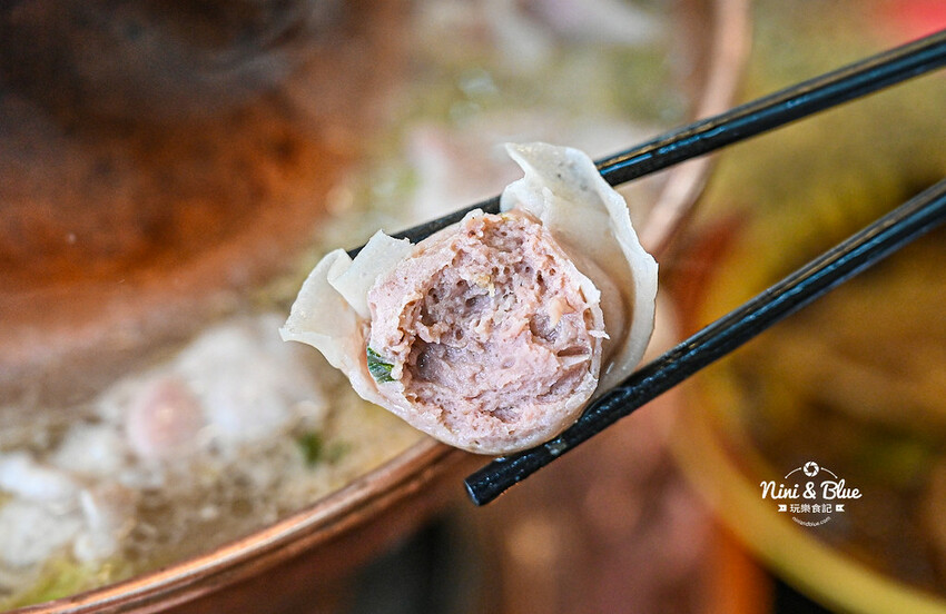 台中太平懷舊台菜餐廳,酸菜鍋和熱炒系列都好吃,價格實在、好停車 -妮妮布魯