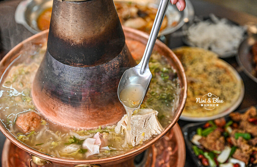 台中太平懷舊台菜餐廳,酸菜鍋和熱炒系列都好吃,價格實在、好停車 -妮妮布魯