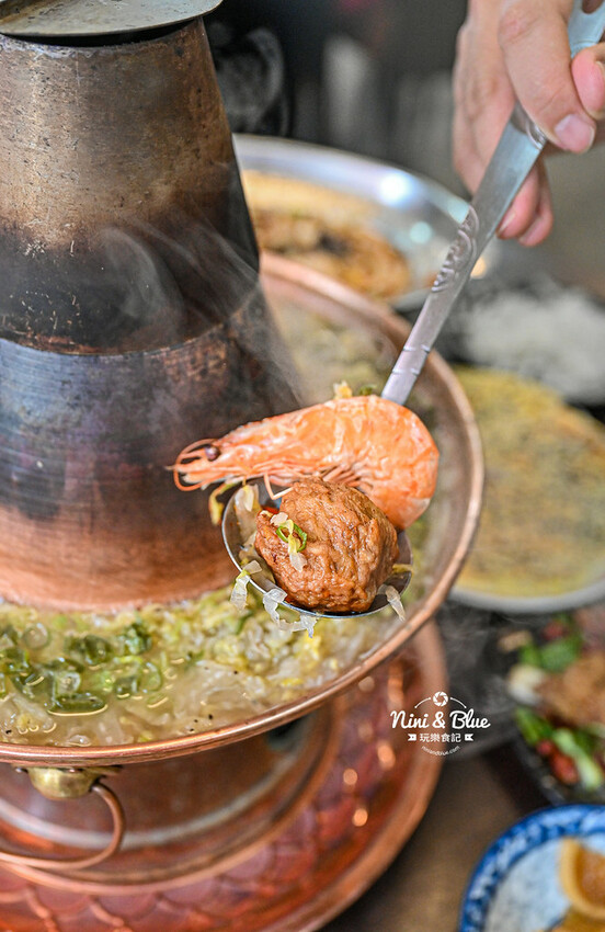 台中太平懷舊台菜餐廳,酸菜鍋和熱炒系列都好吃,價格實在、好停車 -妮妮布魯