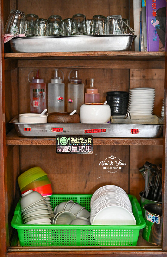 台中太平懷舊台菜餐廳,酸菜鍋和熱炒系列都好吃,價格實在、好停車 -妮妮布魯