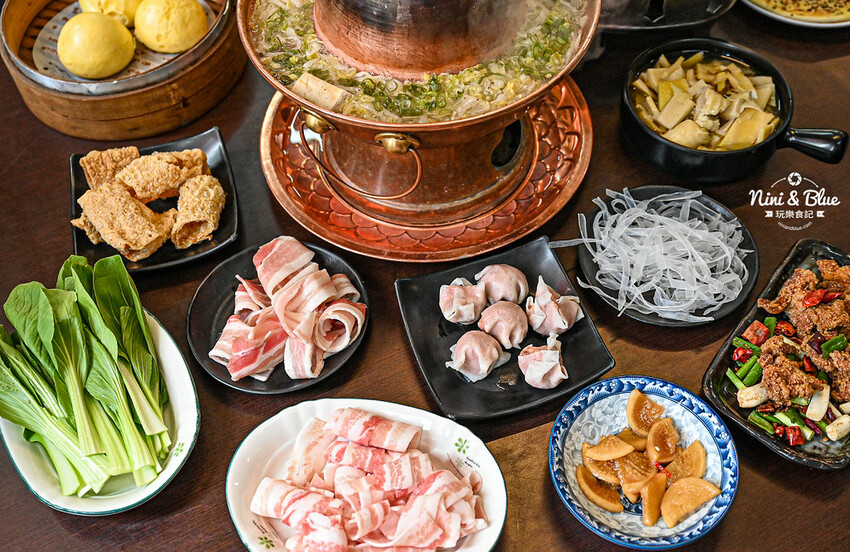 台中太平懷舊台菜餐廳,酸菜鍋和熱炒系列都好吃,價格實在、好停車 -妮妮布魯