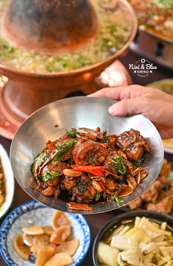 台中太平懷舊台菜餐廳,酸菜鍋和熱炒系列都好吃,價格實在、好停車 -妮妮布魯