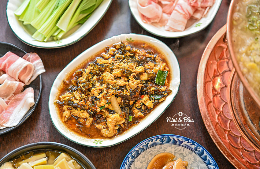 台中太平懷舊台菜餐廳,酸菜鍋和熱炒系列都好吃,價格實在、好停車 -妮妮布魯