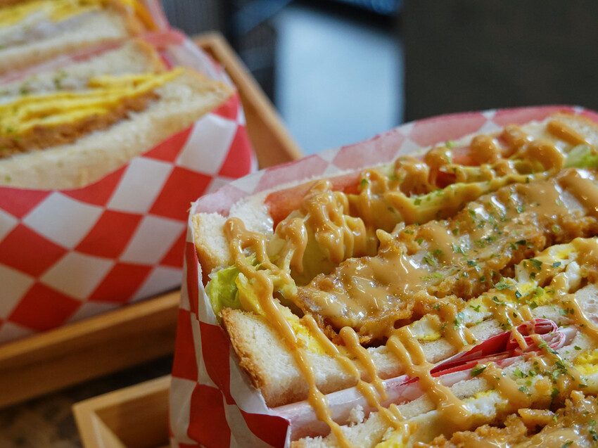 新北永和—曉食厚Brunch｜平價早餐2.0 酥脆厚蛋餅份量實在｜頂溪站、國光路、樂華夜市