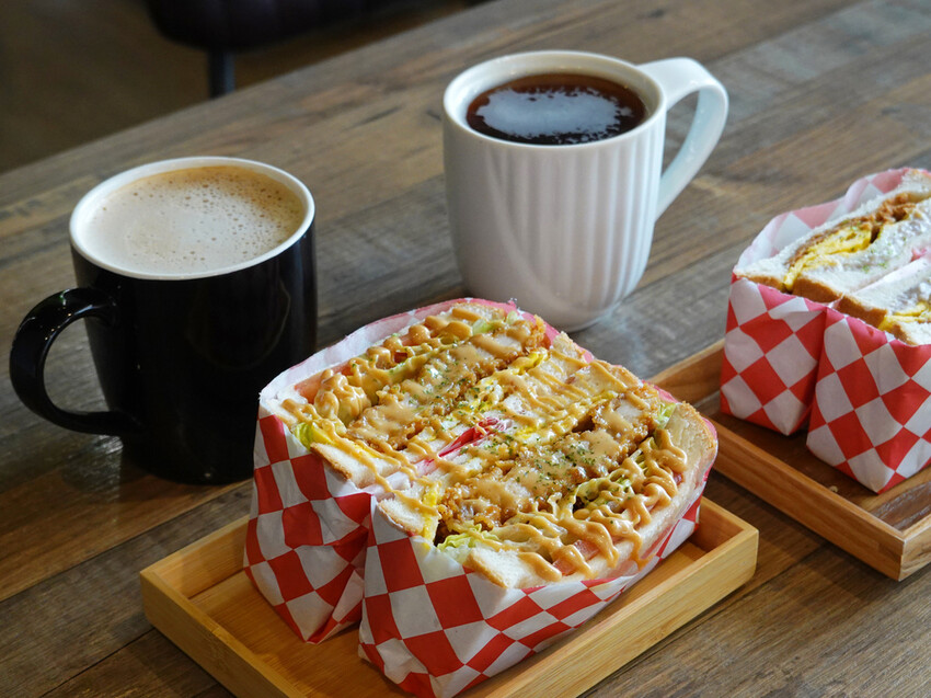 新北永和—曉食厚Brunch｜平價早餐2.0 酥脆厚蛋餅份量實在｜頂溪站、國光路、樂華夜市