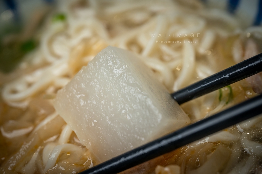 (桃園美食)店裡只賣清燉一種湯頭,還能每天爆滿人潮!中壢高人氣清燉牛肉麵開分店囉!小巷子清燉牛肉麵內壢店|桃園中壢美食、巷弄美食推薦