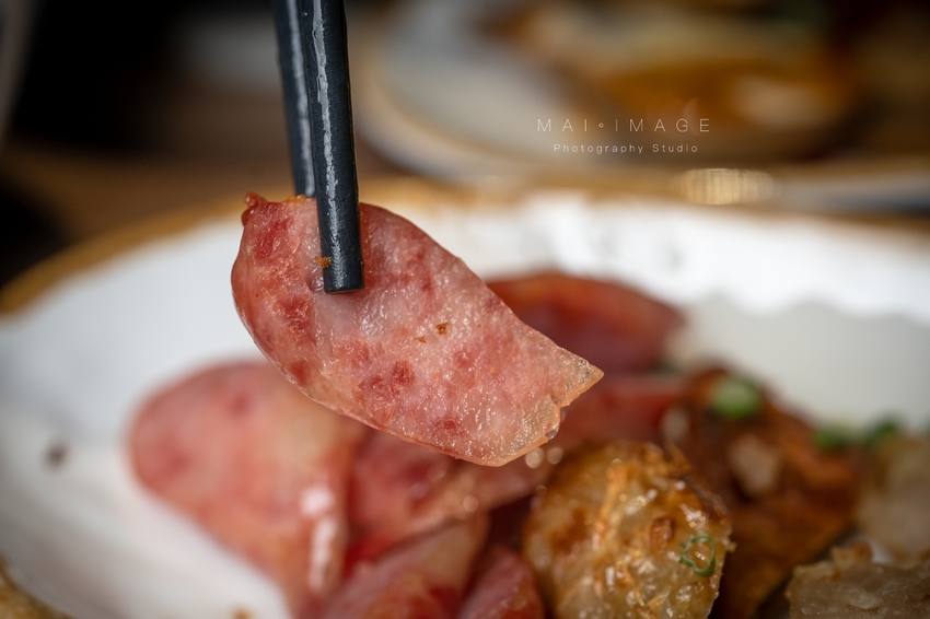 (桃園美食)店裡只賣清燉一種湯頭,還能每天爆滿人潮!中壢高人氣清燉牛肉麵開分店囉!小巷子清燉牛肉麵內壢店|桃園中壢美食、巷弄美食推薦