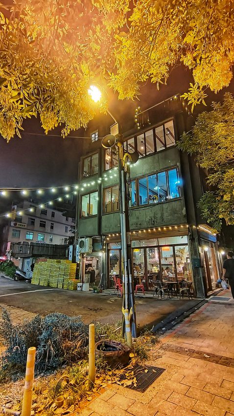 桃園中壢美食-小溪道Creek-老街溪旁夢幻露天酒吧,秋夜品酒述涼意 @民宿女王芽月-美食.旅遊.全台趴趴走