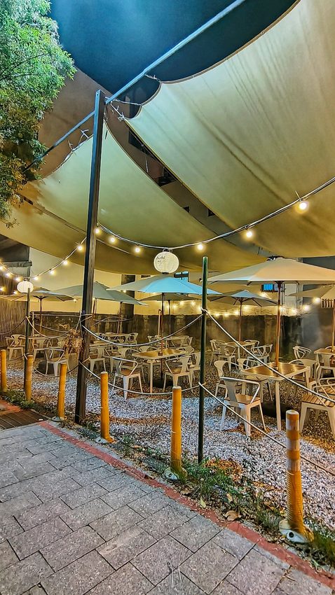 桃園中壢美食-小溪道Creek-老街溪旁夢幻露天酒吧,秋夜品酒述涼意 @民宿女王芽月-美食.旅遊.全台趴趴走