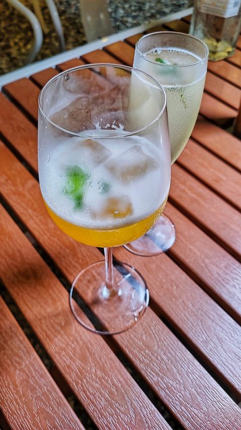 桃園中壢美食-小溪道Creek-老街溪旁夢幻露天酒吧,秋夜品酒述涼意 @民宿女王芽月-美食.旅遊.全台趴趴走