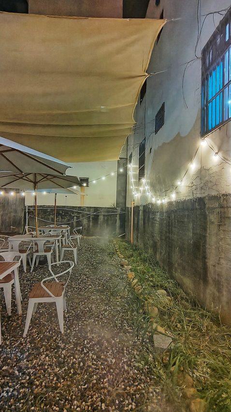 桃園中壢美食-小溪道Creek-老街溪旁夢幻露天酒吧,秋夜品酒述涼意 @民宿女王芽月-美食.旅遊.全台趴趴走