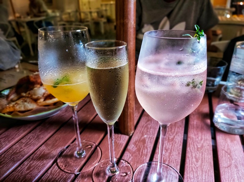 桃園中壢美食-小溪道Creek-老街溪旁夢幻露天酒吧,秋夜品酒述涼意 @民宿女王芽月-美食.旅遊.全台趴趴走