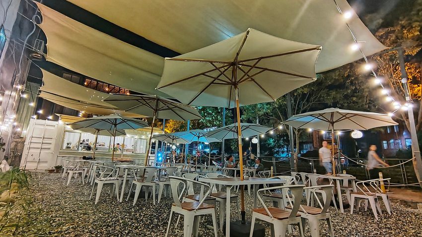 桃園中壢美食-小溪道Creek-老街溪旁夢幻露天酒吧,秋夜品酒述涼意 @民宿女王芽月-美食.旅遊.全台趴趴走