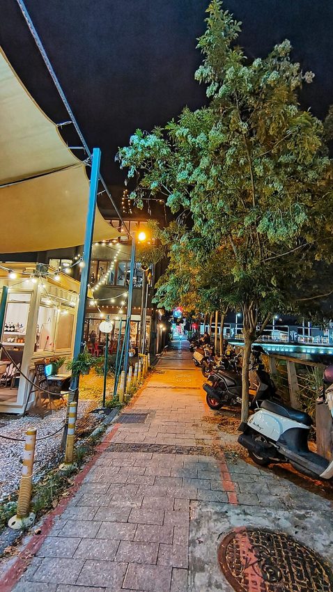 桃園中壢美食-小溪道Creek-老街溪旁夢幻露天酒吧,秋夜品酒述涼意 @民宿女王芽月-美食.旅遊.全台趴趴走