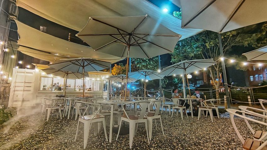 桃園中壢美食-小溪道Creek-老街溪旁夢幻露天酒吧,秋夜品酒述涼意 @民宿女王芽月-美食.旅遊.全台趴趴走