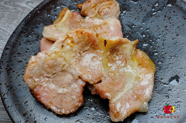 [食記] 新竹竹北-長島調酒燒肉吧 超值雙人999燒肉套餐 雙人豪華海鮮套餐 A5和牛 戰斧牛排 比手臂長的天使紅蝦 美味台灣豬梅花 新鮮美味炭火燒肉 新竹美食