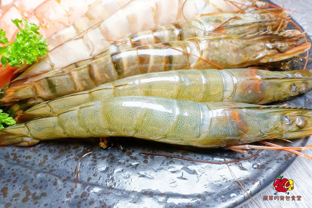 [食記] 新竹竹北-長島調酒燒肉吧 超值雙人999燒肉套餐 雙人豪華海鮮套餐 A5和牛 戰斧牛排 比手臂長的天使紅蝦 美味台灣豬梅花 新鮮美味炭火燒肉 新竹美食