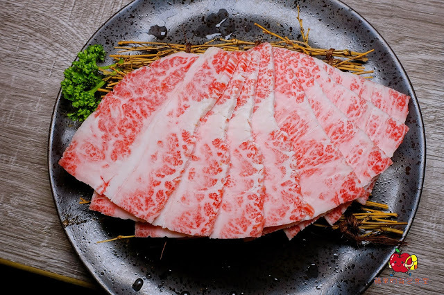 [食記] 新竹竹北-長島調酒燒肉吧 超值雙人999燒肉套餐 雙人豪華海鮮套餐 A5和牛 戰斧牛排 比手臂長的天使紅蝦 美味台灣豬梅花 新鮮美味炭火燒肉 新竹美食