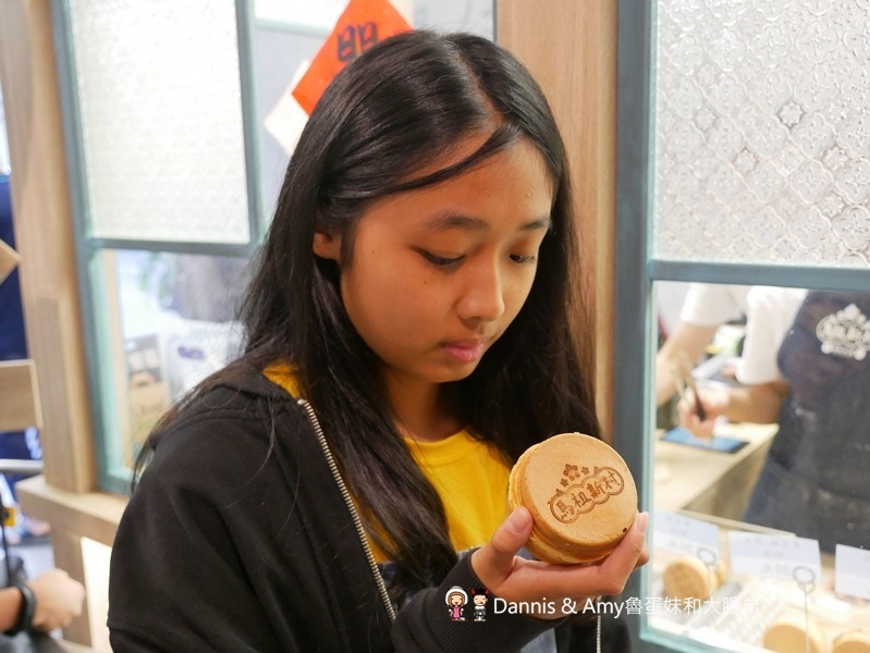 新竹新豐下午茶推薦|馬祖新村新豐店-台灣在地特色飲品 X 創意古早味車輪餅。車輪餅手搖飲口味推薦價格分享。芋頭控別錯過！！（影片）