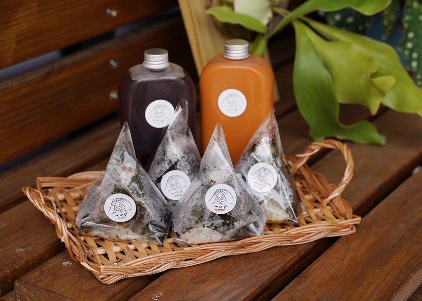 『一口丹 日式飯糰』新竹竹北新開幕文青風飯糰專賣店，口味選擇多、飲品口味也很有特色，早餐新選擇就是它啦！ - 阿華田的美食日記