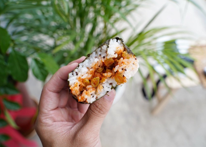 『一口丹 日式飯糰』新竹竹北新開幕文青風飯糰專賣店，口味選擇多、飲品口味也很有特色，早餐新選擇就是它啦！ - 阿華田的美食日記