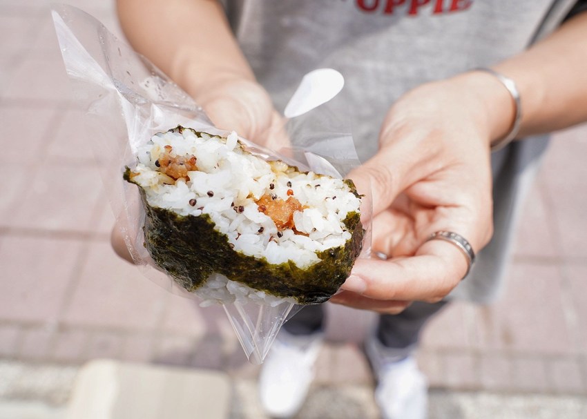 『一口丹 日式飯糰』新竹竹北新開幕文青風飯糰專賣店，口味選擇多、飲品口味也很有特色，早餐新選擇就是它啦！ - 阿華田的美食日記