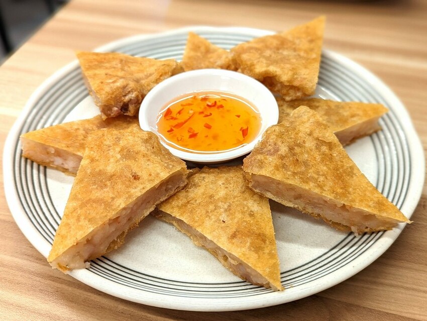 來碗泰｜三重國小站附近高CP泰式平價料理！全新推出三人套餐！平易近人的價格就可以嘗到道地的泰式料理！三重國小美食推薦、新北泰式推薦、三重泰式推薦、三重美食推薦 - 佛系旅遊筆記