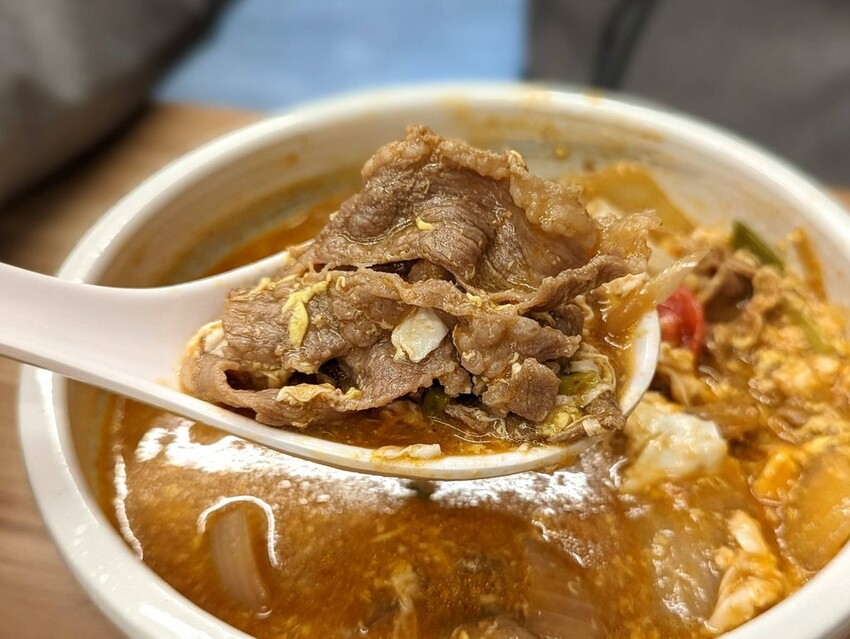 來碗泰｜三重國小站附近高CP泰式平價料理！全新推出三人套餐！平易近人的價格就可以嘗到道地的泰式料理！三重國小美食推薦、新北泰式推薦、三重泰式推薦、三重美食推薦 - 佛系旅遊筆記