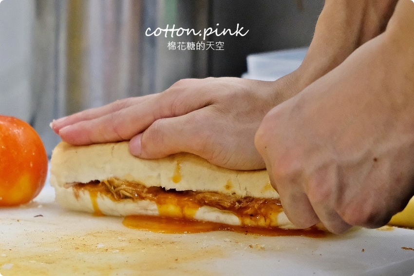 台中海線最新美食推薦|瘋狂傑克古巴三明治好吃到沒朋友、現做荷蘭鬆餅外面吃不到，凌晨兩點都吃得到美式好料