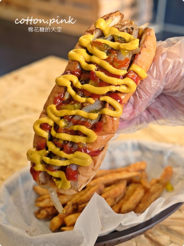 台中海線最新美食推薦|瘋狂傑克古巴三明治好吃到沒朋友、現做荷蘭鬆餅外面吃不到，凌晨兩點都吃得到美式好料