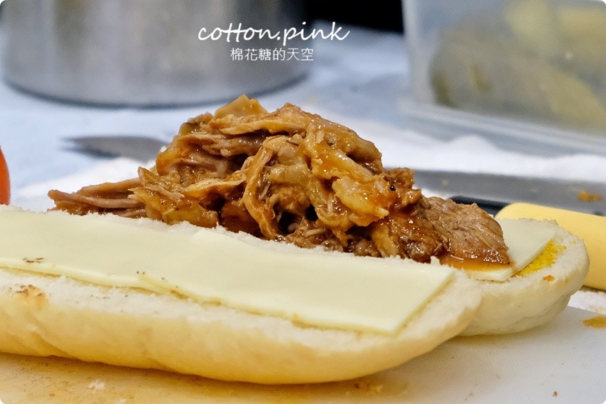 台中海線最新美食推薦|瘋狂傑克古巴三明治好吃到沒朋友、現做荷蘭鬆餅外面吃不到，凌晨兩點都吃得到美式好料