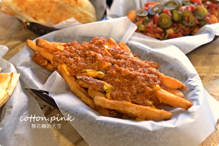 台中海線最新美食推薦|瘋狂傑克古巴三明治好吃到沒朋友、現做荷蘭鬆餅外面吃不到，凌晨兩點都吃得到美式好料