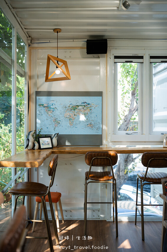 【夏天的盒子】人氣早午餐提早完售！恆春早午餐推薦，藍白貨櫃屋