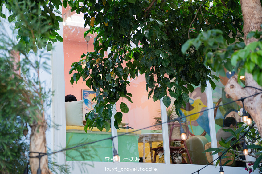 【夏天的盒子】人氣早午餐提早完售！恆春早午餐推薦，藍白貨櫃屋