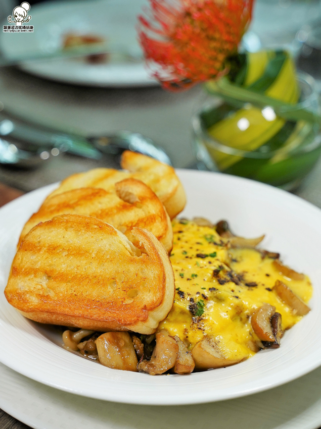 聚餐推薦 愛河之心 網美餐廳 溫室 森林 精緻 細膩 聚餐 約會 包場 婚宴