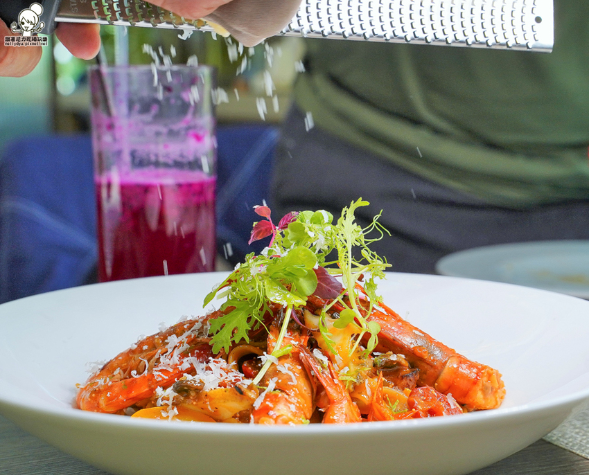 聚餐推薦 愛河之心 網美餐廳 溫室 森林 精緻 細膩 聚餐 約會 包場 婚宴
