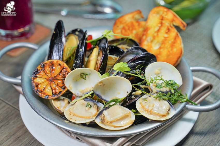 聚餐推薦 愛河之心 網美餐廳 溫室 森林 精緻 細膩 聚餐 約會 包場 婚宴