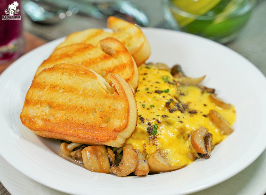 聚餐推薦 愛河之心 網美餐廳 溫室 森林 精緻 細膩 聚餐 約會 包場 婚宴