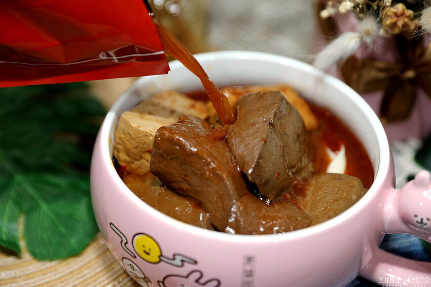 台北市大安區好食圓滿Wholesome food 宅配牛肉麵推薦！厚切銷魂牛肉麵肥嫩多汁超涮嘴 嗜辣必嘗麻辣鴨血豆腐