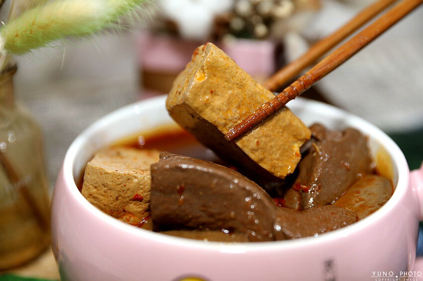 台北市大安區好食圓滿Wholesome food 宅配牛肉麵推薦！厚切銷魂牛肉麵肥嫩多汁超涮嘴 嗜辣必嘗麻辣鴨血豆腐