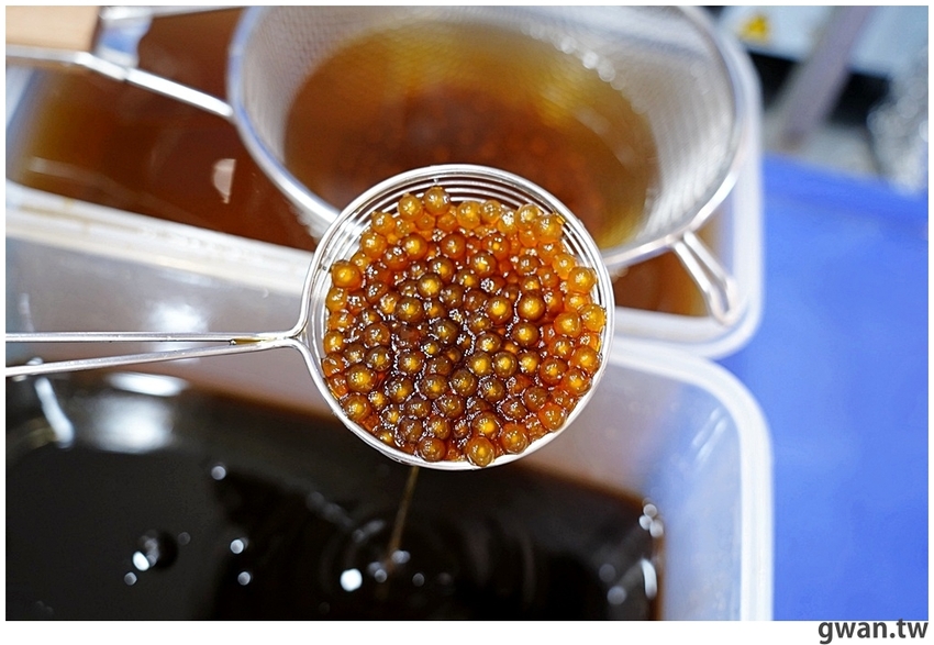 台南排隊飲料來囉，只有三天，憑學生證買一送一！